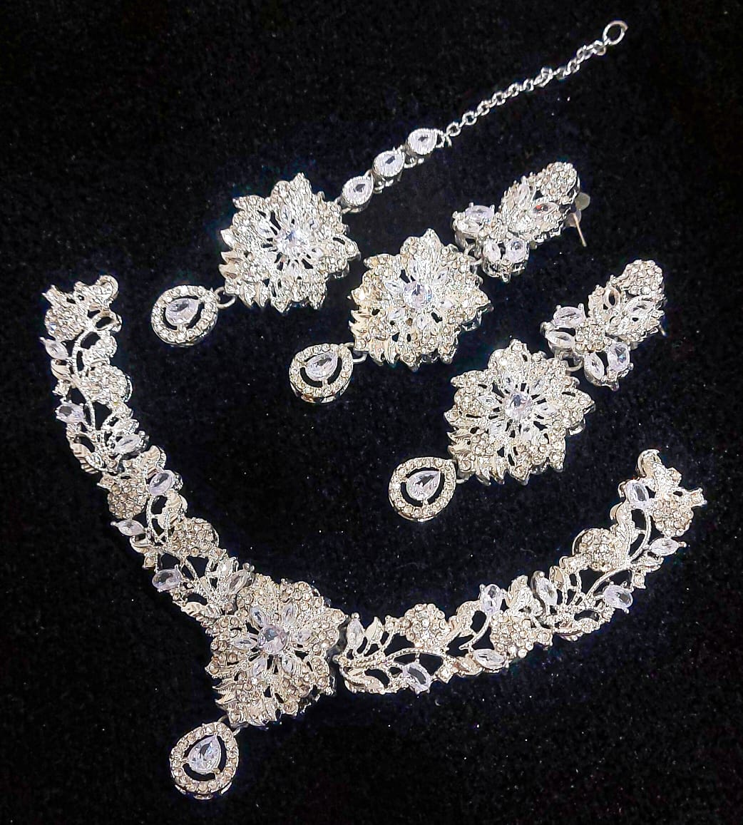 Elysian Bridal Jewelry Set – Exquisite Zirconia Necklace & Earrings